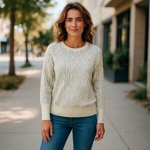 Susan Van Heusen Pullover Sweater Crew Neck White Silver Ribbed Cuff Hem Size S